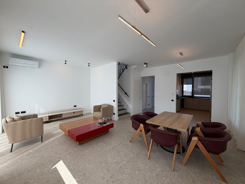 Tunari The Class Villas 3 casa 4 camere teren 300 mp