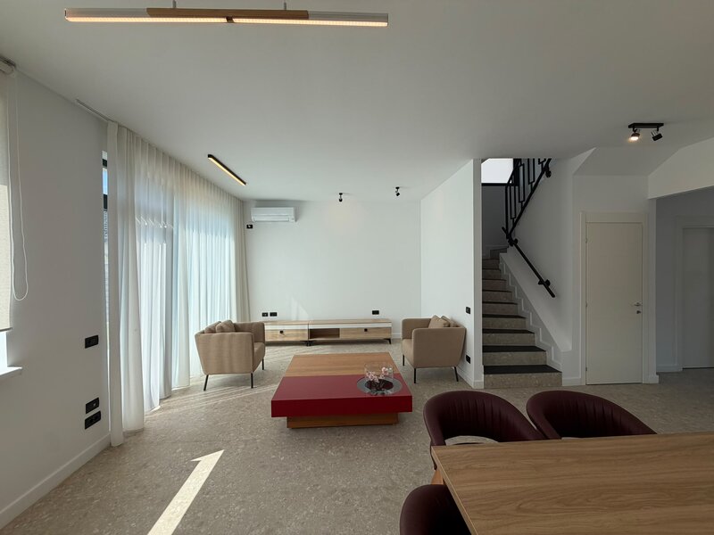 Tunari The Class Villas 3 casa 4 camere teren 300 mp
