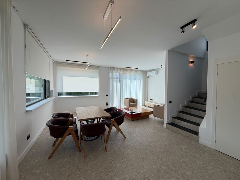 Tunari The Class Villas 3 casa 4 camere teren 300 mp